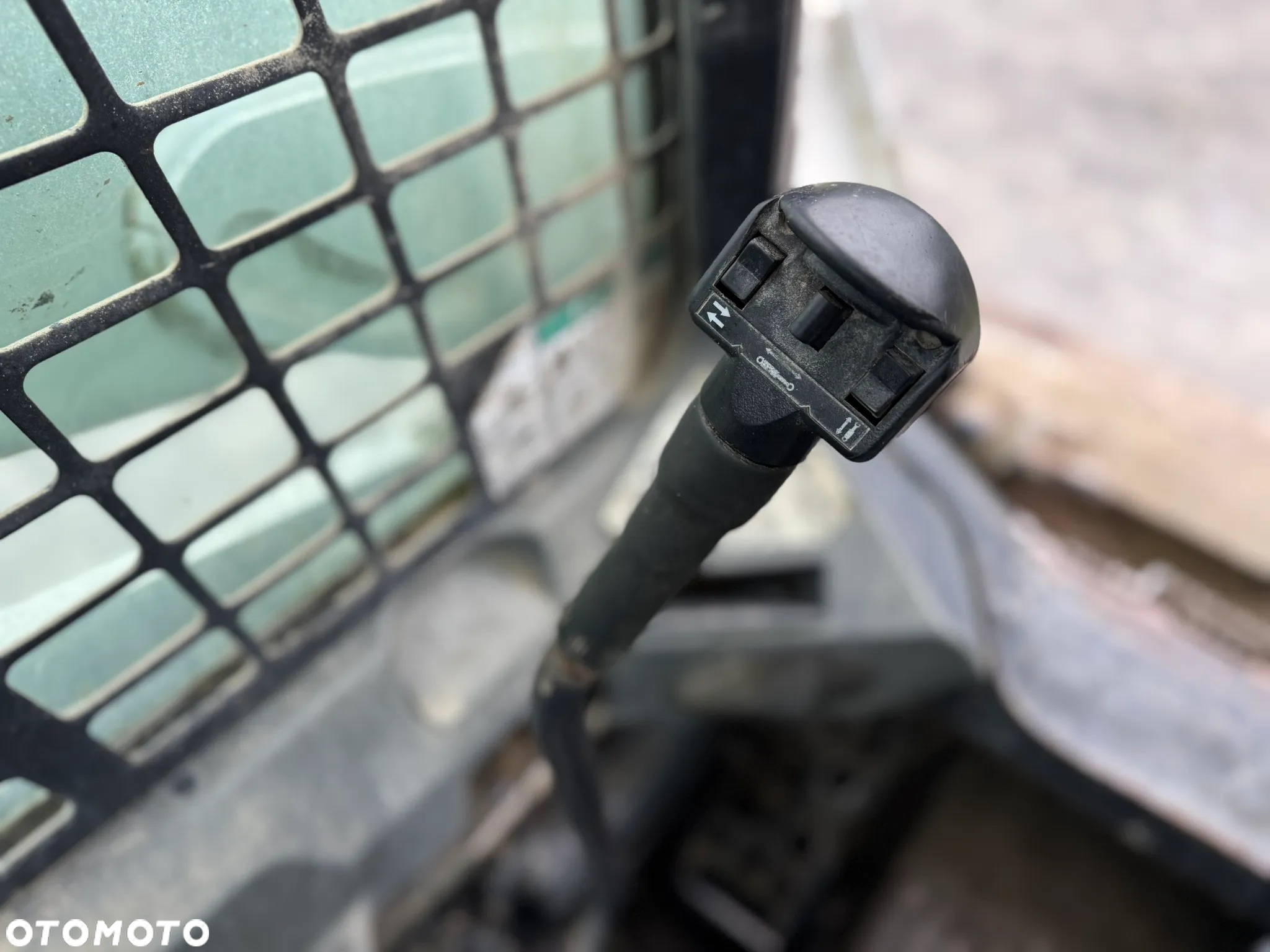 Bobcat S570 - 13