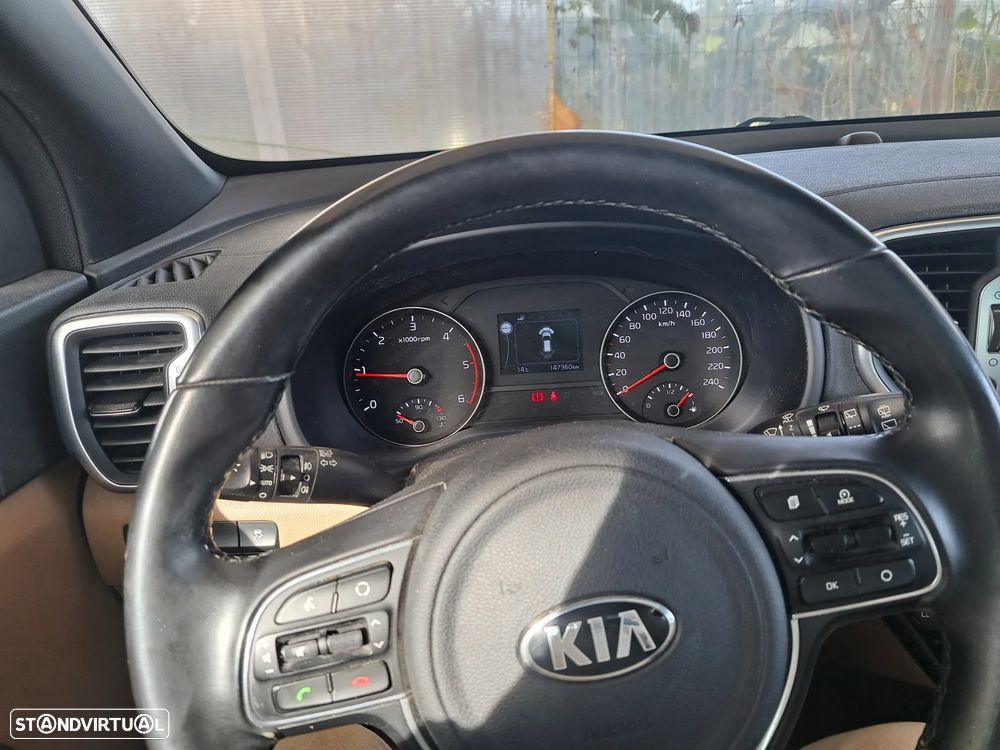 Kia Sportage 1.6 CRDI ISG SX — fotografia 8