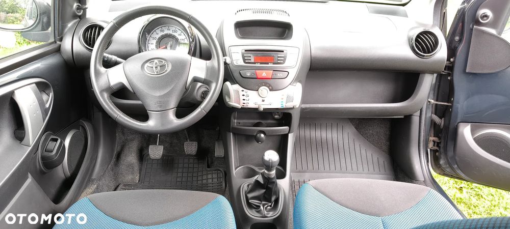 Toyota Aygo Connect - 14