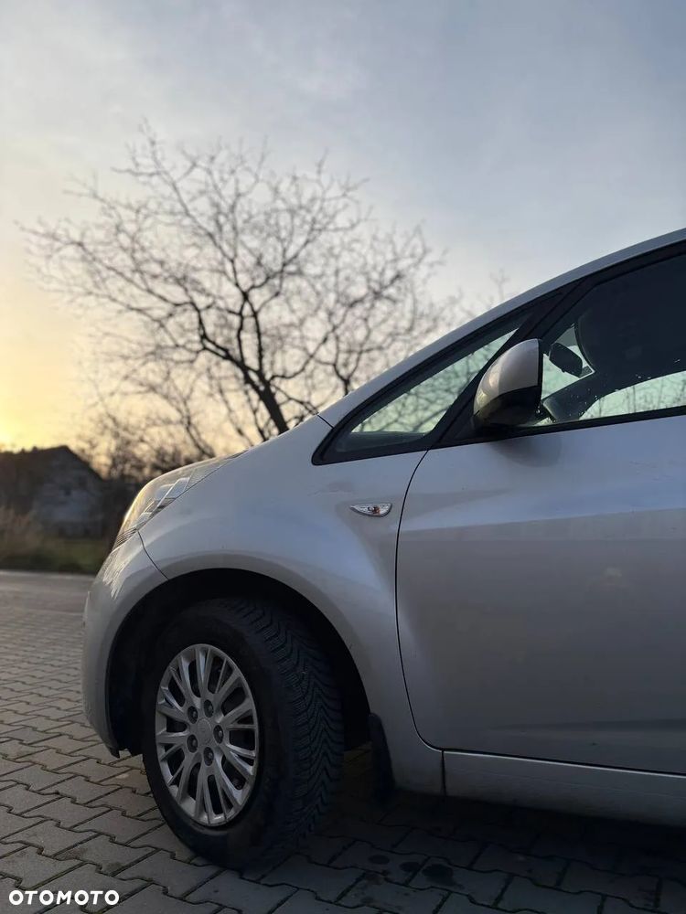 Kia Venga 1.4 L - 11