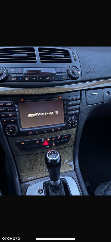 Mercedes-Benz Klasa E - 32