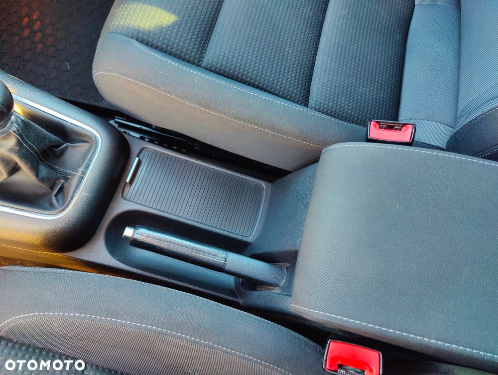 Volkswagen Golf Plus - 22