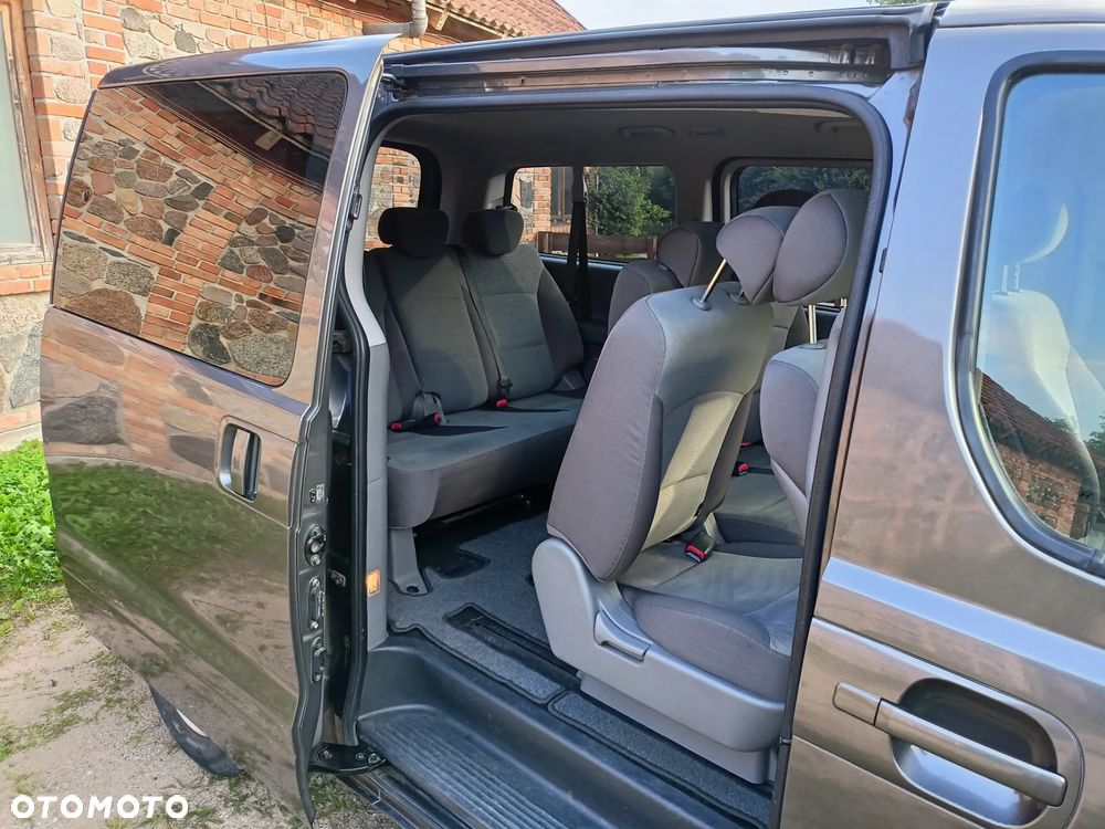 Hyundai H-1 - 13