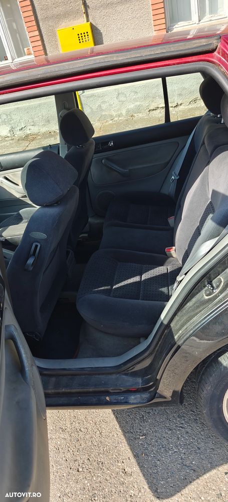 Volkswagen Golf - 10