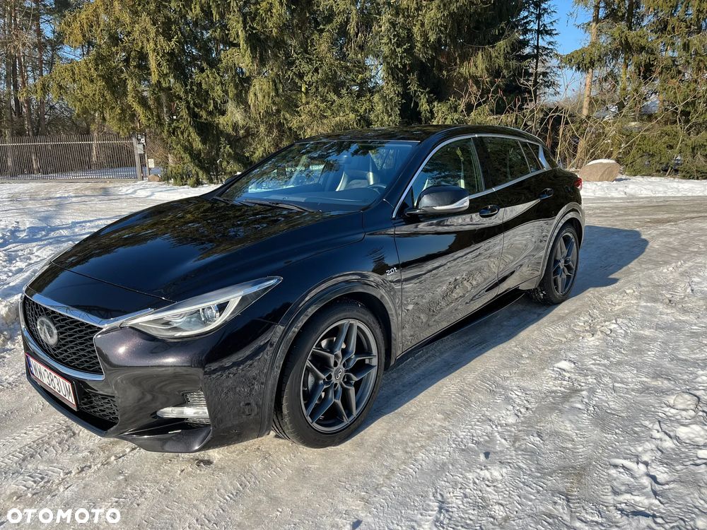 Infiniti Q30 2.0t DCT AWD Sport