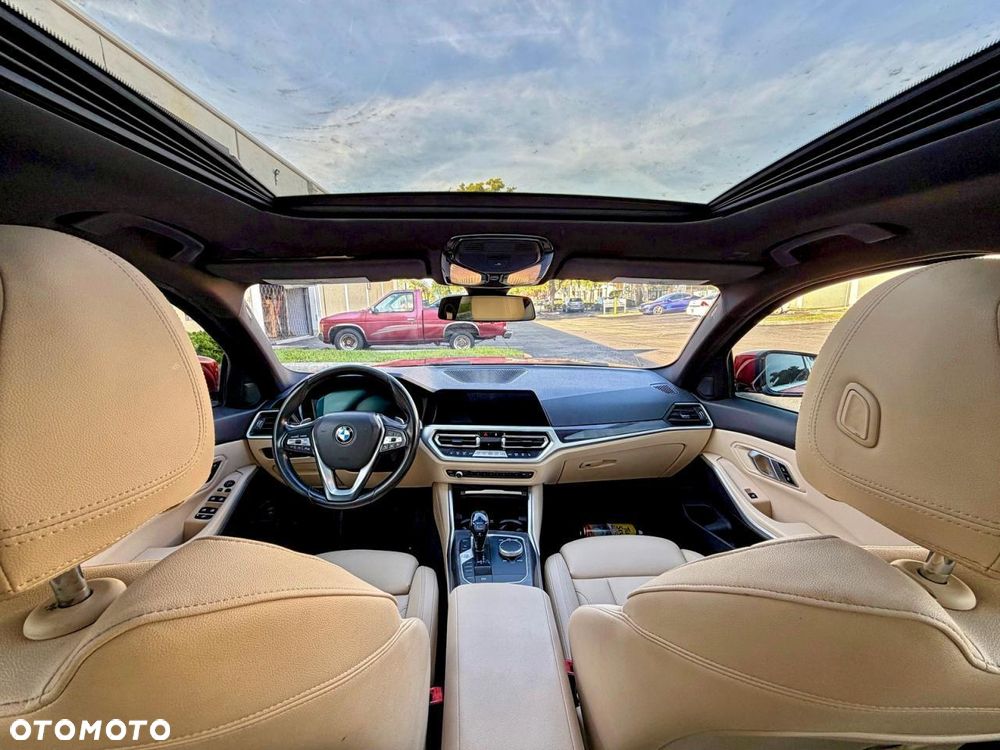 BMW Seria 3 330i M Sport - 8