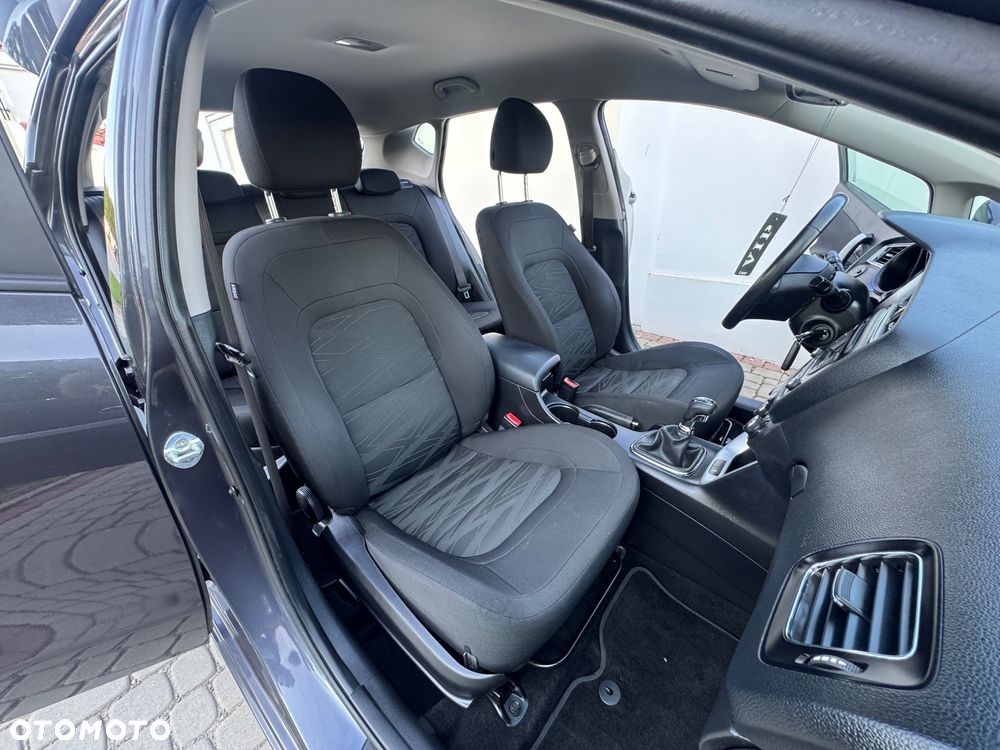 Kia Ceed - 26