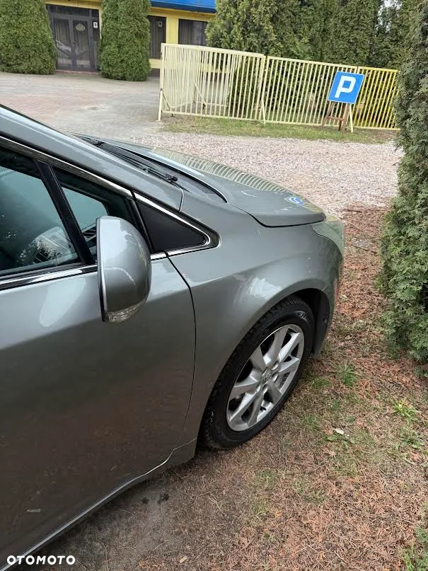 Toyota Avensis - 14