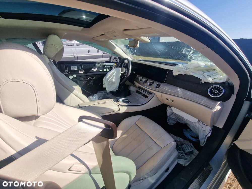 Mercedes-Benz Klasa E - 15