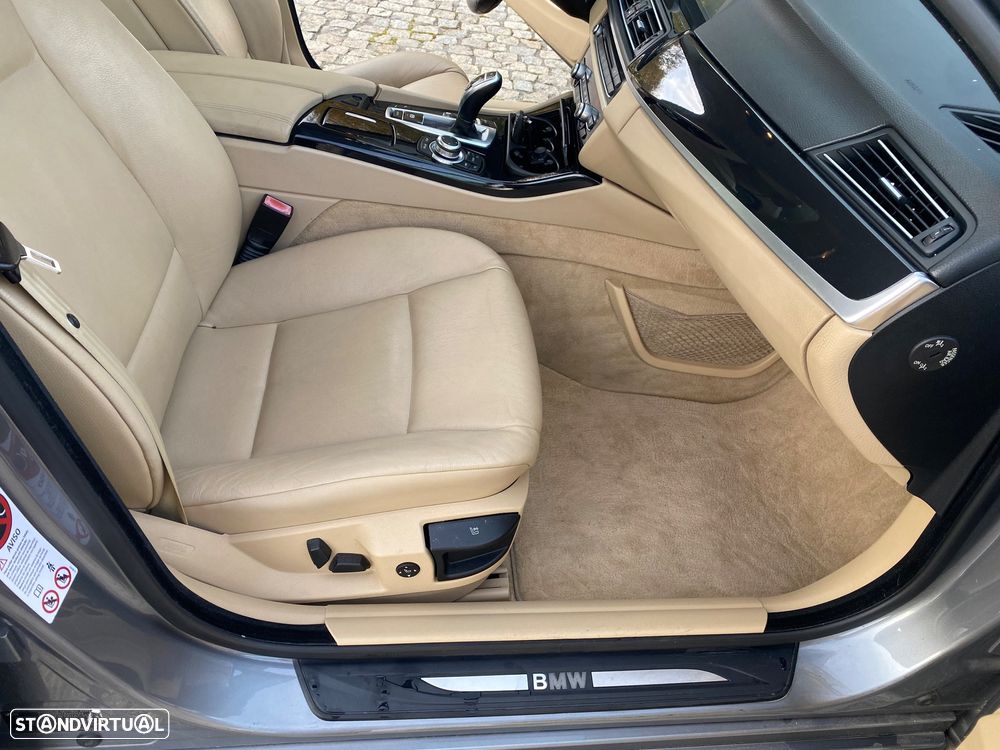 BMW 525 d Auto - 32