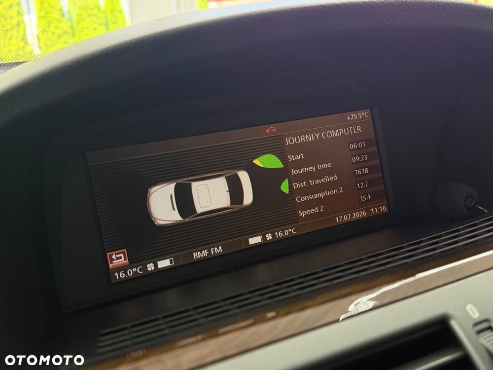 BMW Seria 7 745i - 11