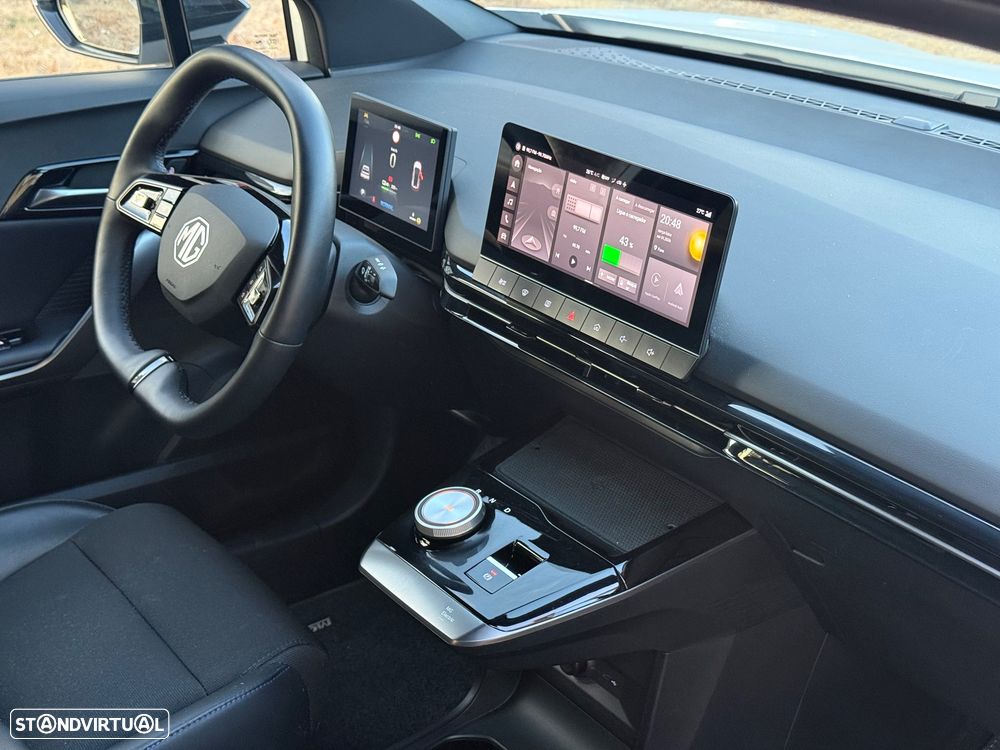 MG MG4 64 kWh Luxury - 8