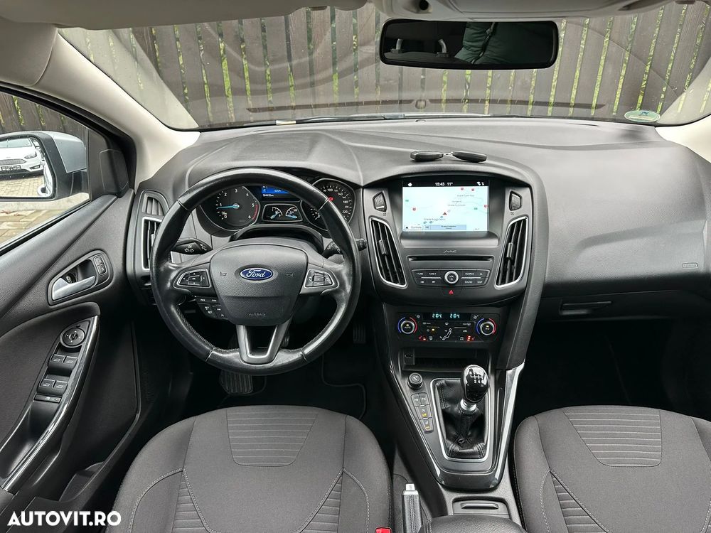 Ford Focus 2.0 EcoBlue Start-Stopp-System TITANIUM - 6