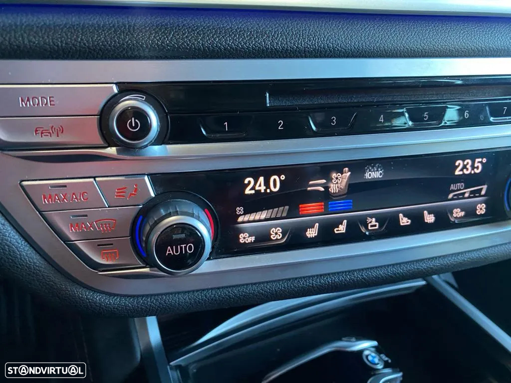 BMW 740 d xDrive Pack M Auto - 29