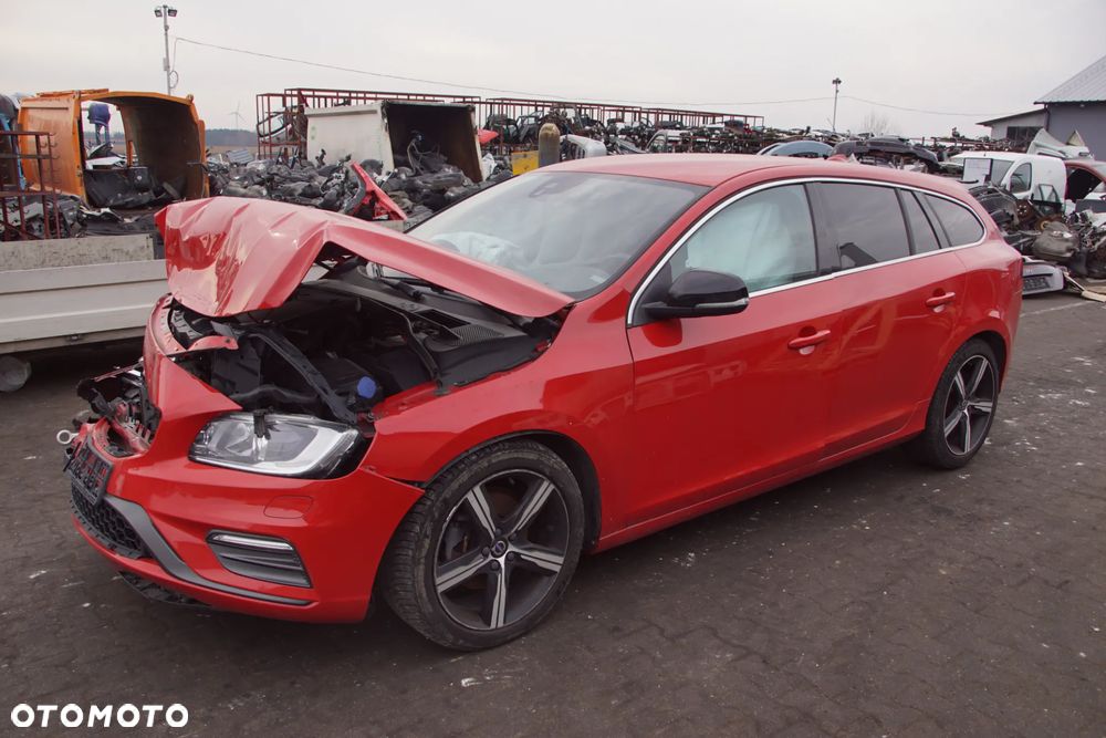 Auto na części - Volvo V60 I R-Design Lift 2.0 D4 190 KM D4204T14 TG-81SC 612 2018R Silnik Skrzynia Drzwi Błotnik Klapa Lampa Lusterko Klamka Szyba Deska Kokpit Sterownik Moduł Czujnik Licznik Wyświetlacz Panel Kierownica - 9