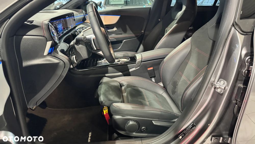 Mercedes-Benz CLA 200 AMG Line 7G-DCT - 12