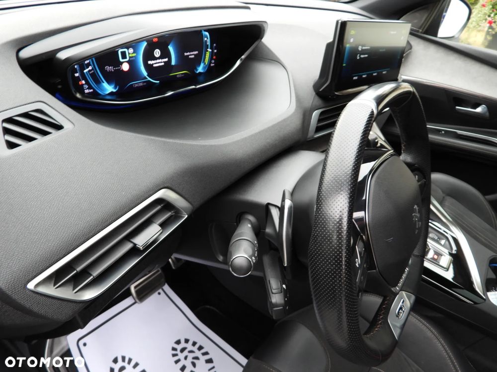 Peugeot 3008 225 e-EAT8 GT - 31
