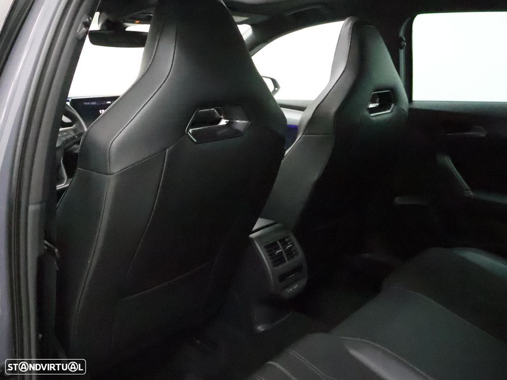 Cupra Leon 1.5 eTSI MID DSG - 31