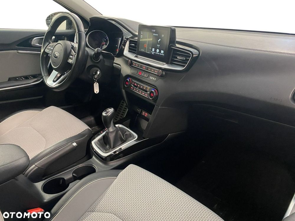 Kia Ceed 1.4 T-GDI L Business Line - 14