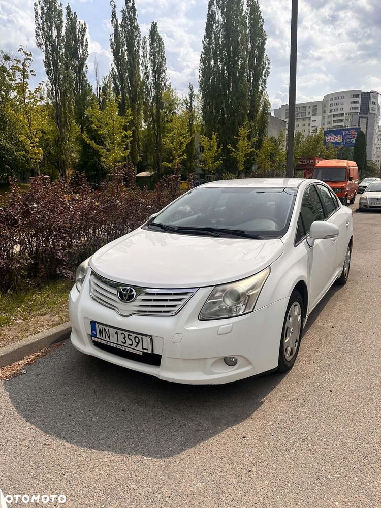 Toyota Avensis 1.8 Luna - 1