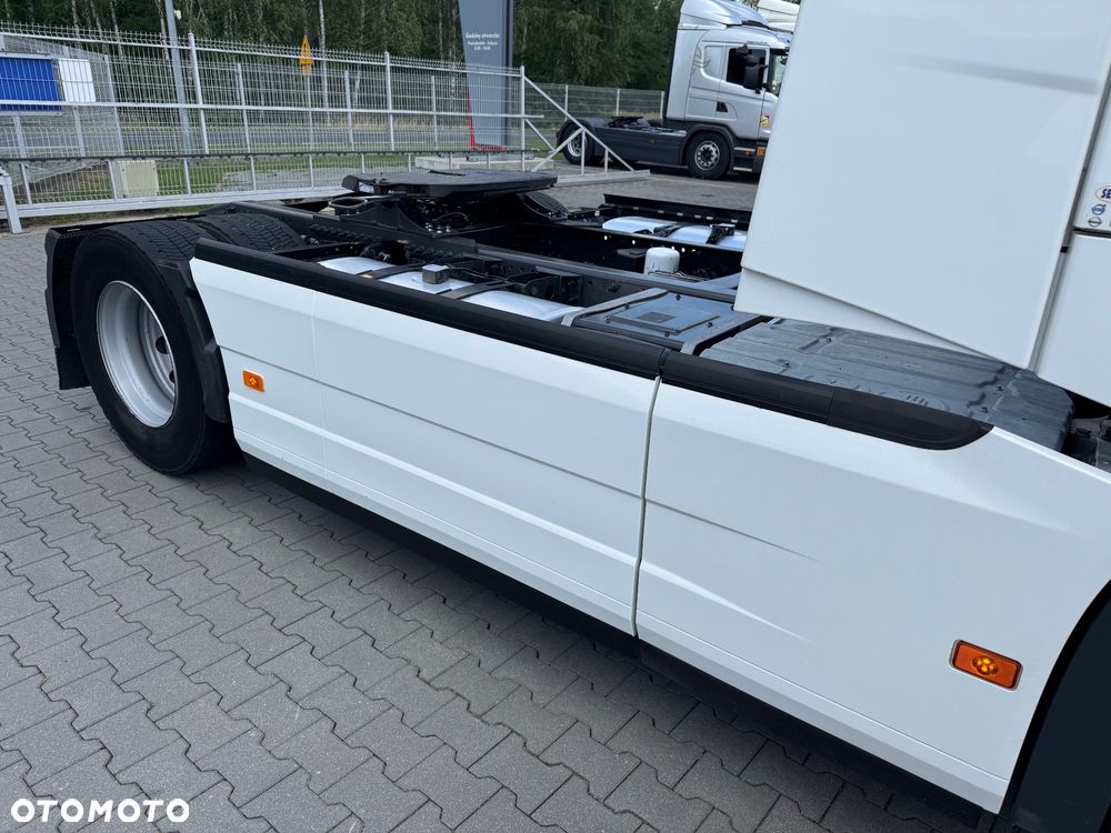Volvo FM FH 500 Euro6 Full Led z kurierki Import France - 12