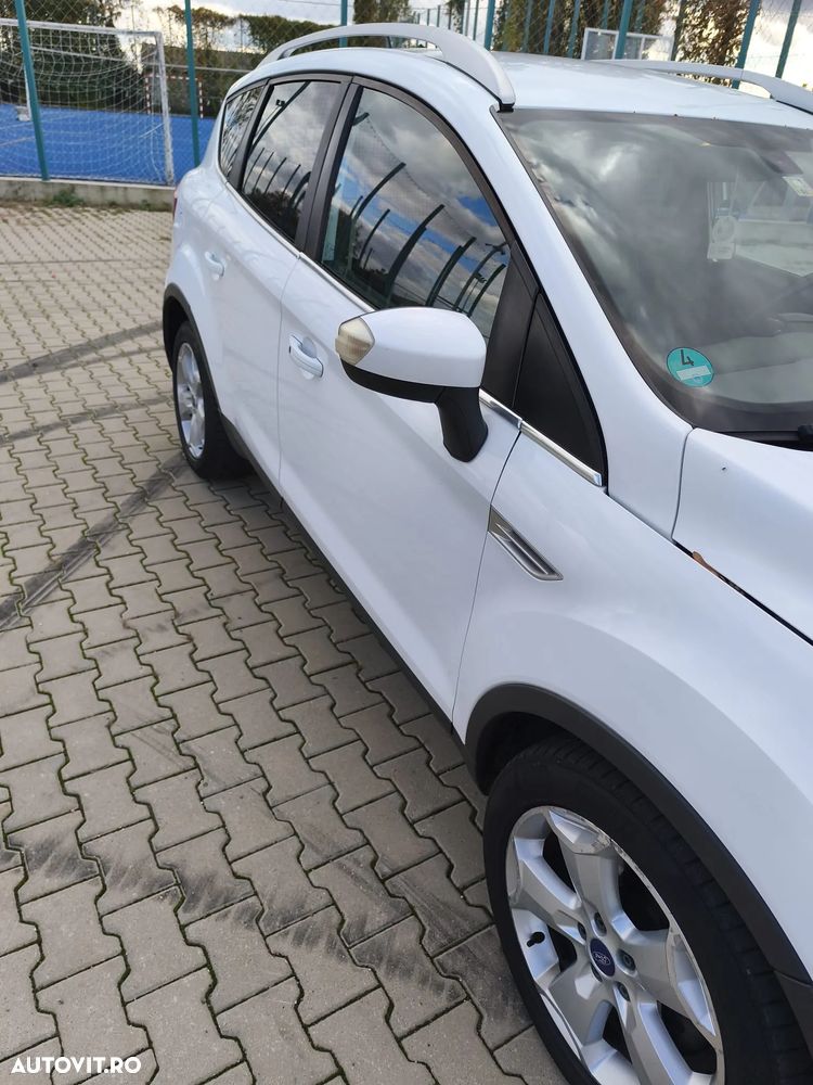 Ford Kuga 2.0 TDCi 4WD Powershift Titanium - 5
