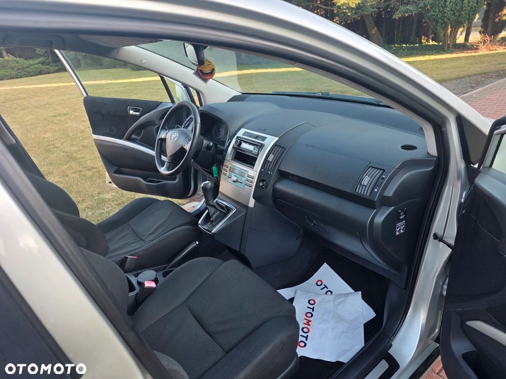 Toyota Corolla Verso - 7