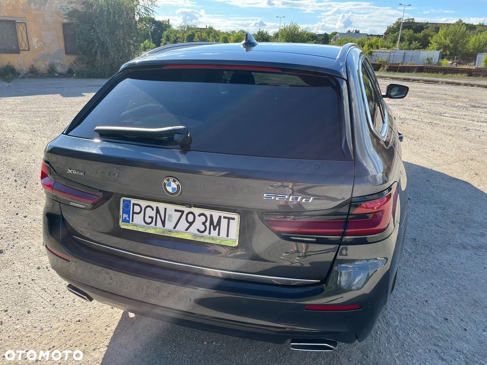 BMW Seria 5 520d xDrive - 10