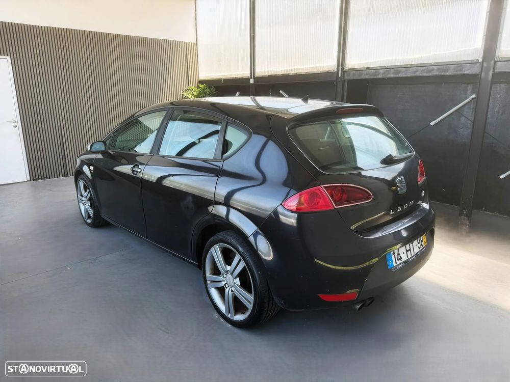 SEAT Leon 2.0 TDI DPF FR - 4