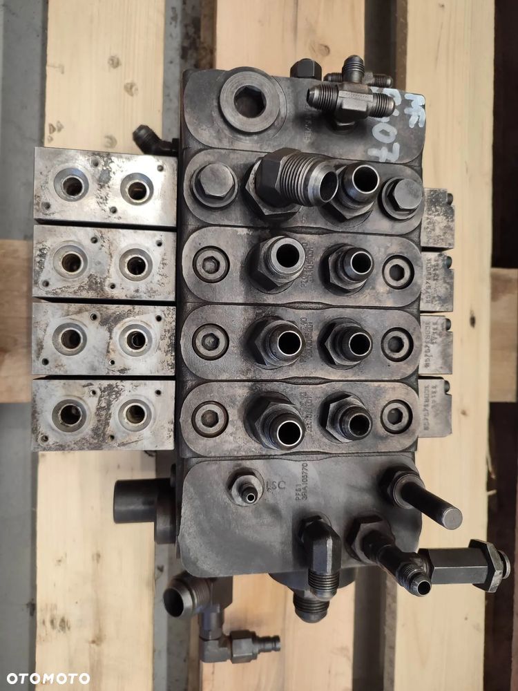 Rozdzielacz hydrauliczny Massey Ferguson 9407 (7GH345002) - 2