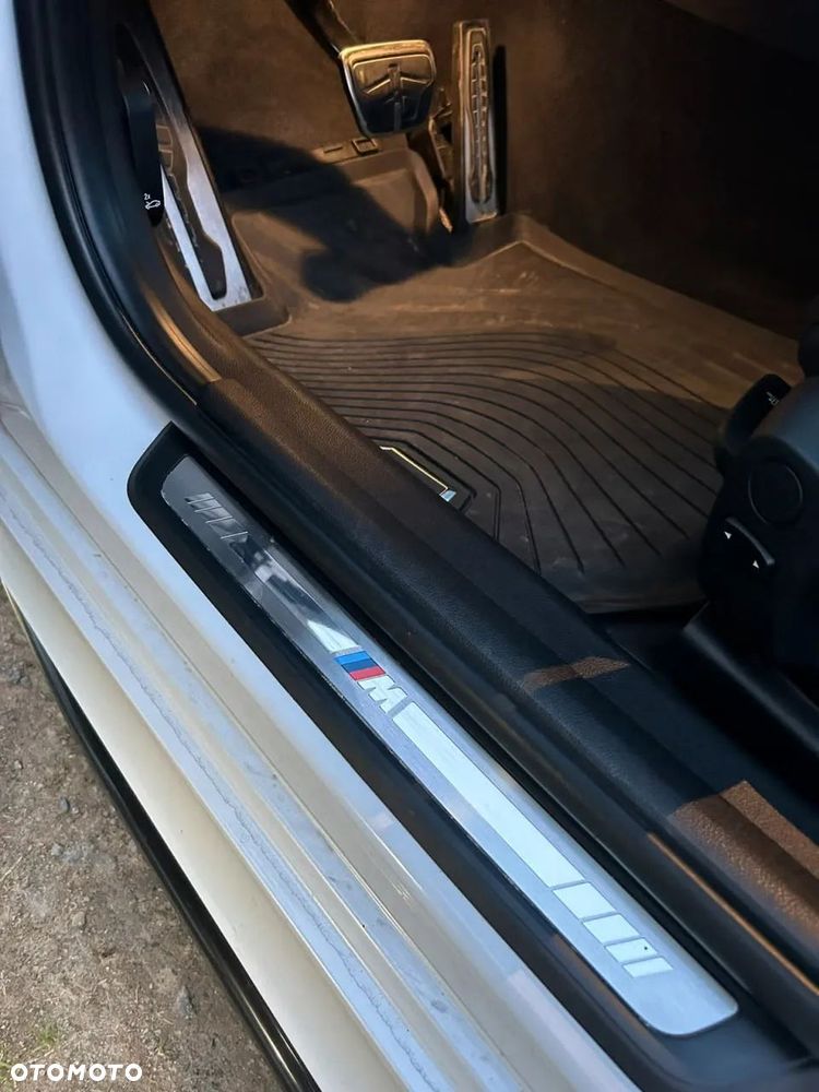 BMW Seria 3 330e PHEV M Sport - 15