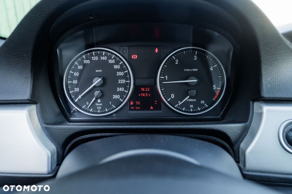 BMW Seria 3 320d - 25