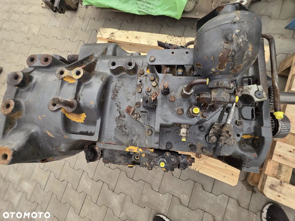 Obudowa skrzyni biegów New Holland TS115 - 2