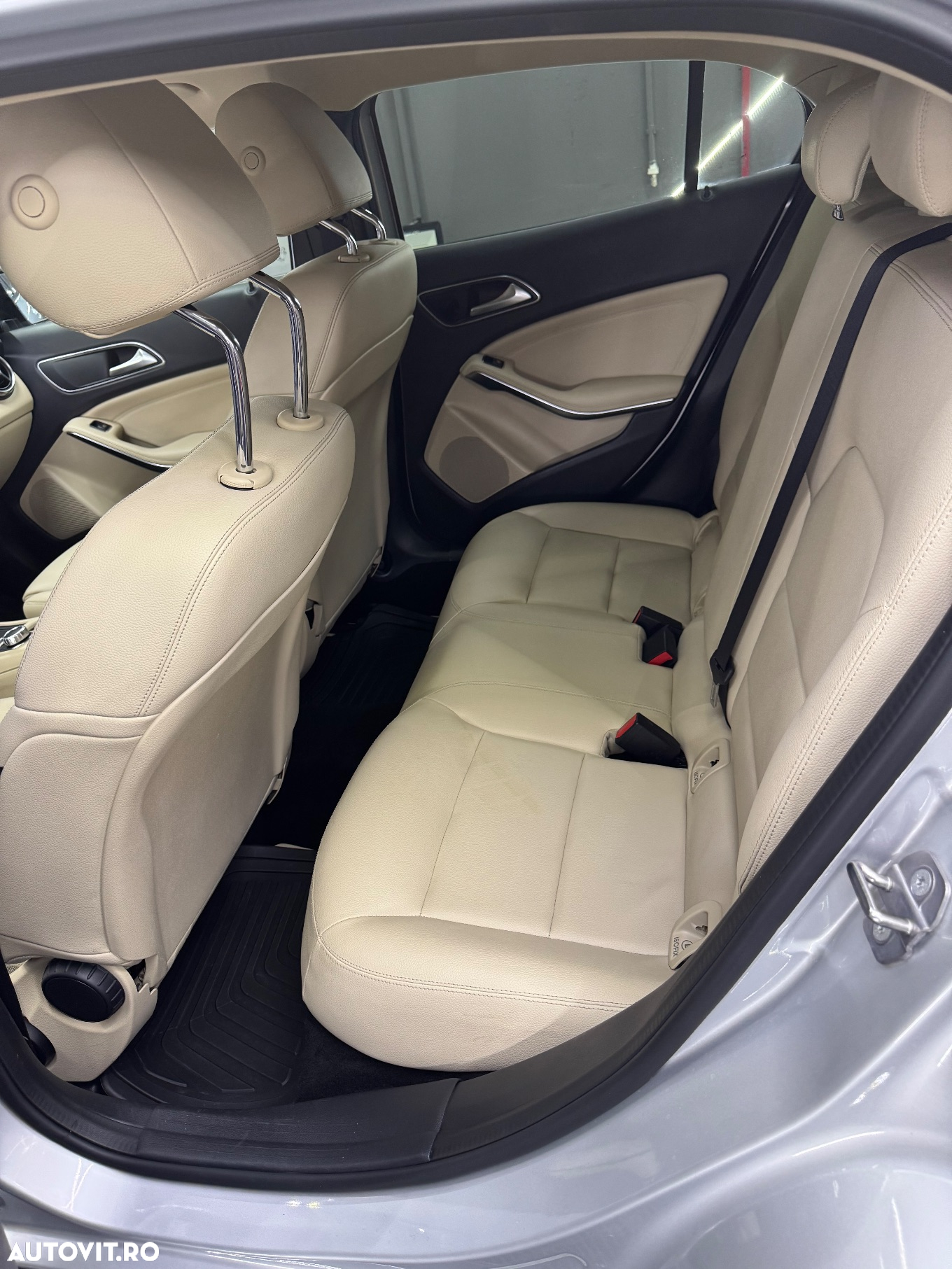 Mercedes-Benz GLA 220 4MATIC - 5