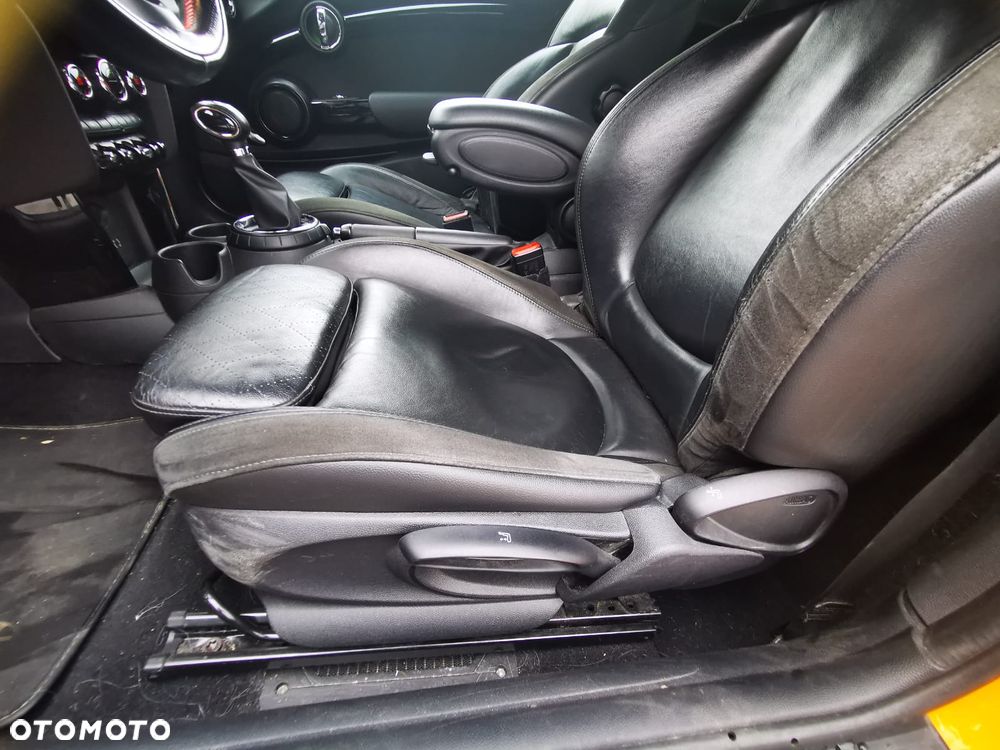 MINI Cooper Standard - 12