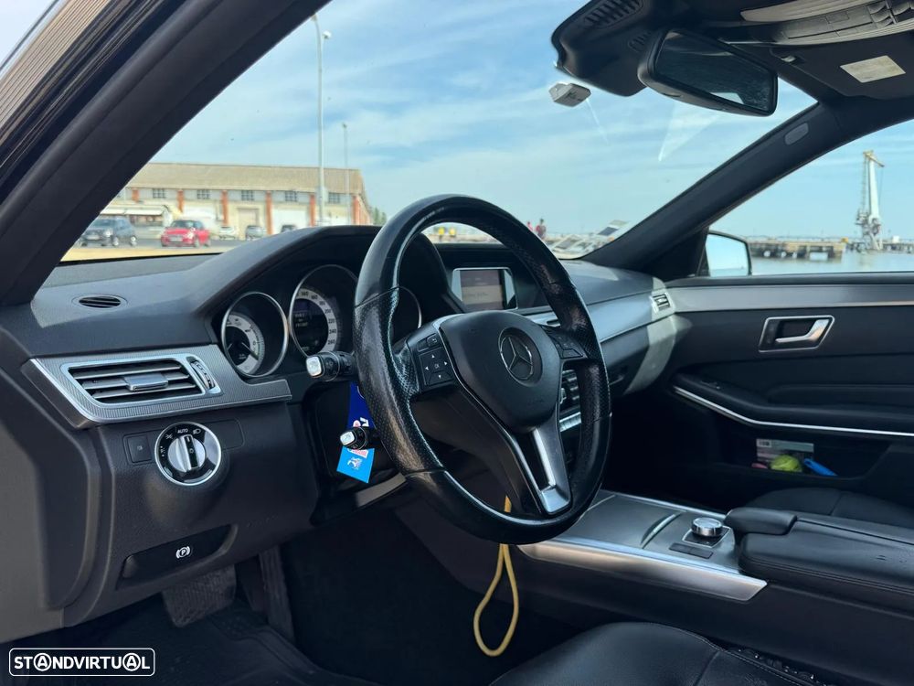 Mercedes-Benz E 300 Bluetec Hybrid Avantgarde - 53