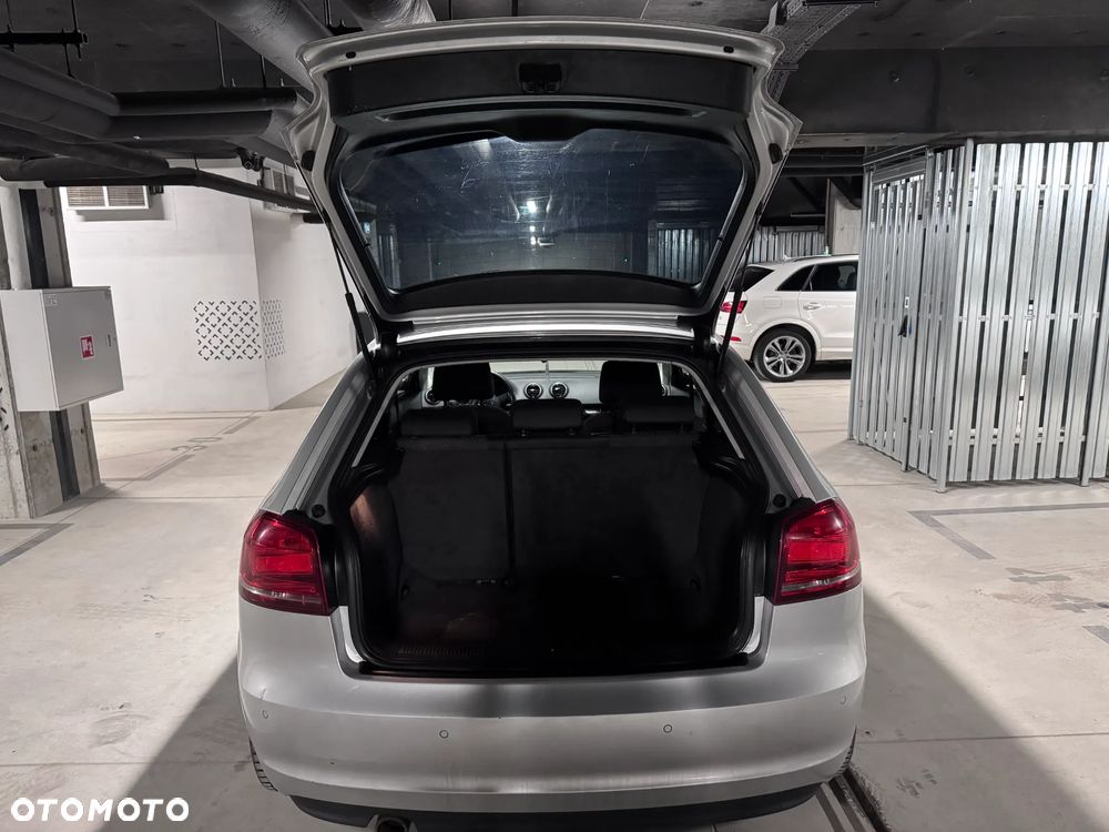 Audi A3 3-drzwiowe 1.6 TDI DPF S tronic S line Sportpaket - 2