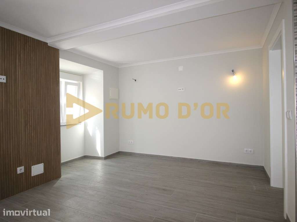 Moradia totalmente remodelada em Cadafais - Grande imagem: 3/16