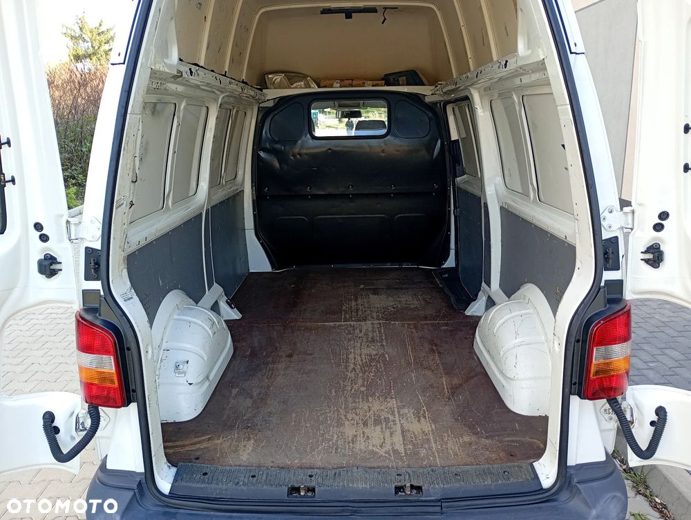 Volkswagen TRANSPORTER T5 XI.2009r. MAX WYSOKI 1,9 TDI 102KM KLIMATYZACJA NOWE SPRZĘGŁO I ROZRZĄD PRZEGLĄD NA ROK ZERO RDZY 3 OSOBOWY STAN TECHNICZNY WZOROWY ŁADOWNOŚĆ 1385 KG BEZWYPADKOWY VAT1 ELEKTR. SZYBY I LUSTERKA - 10