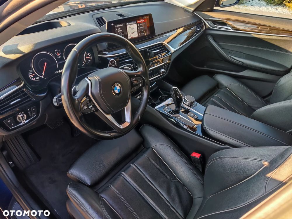 BMW Seria 5 520d xDrive Sport Line sport - 9