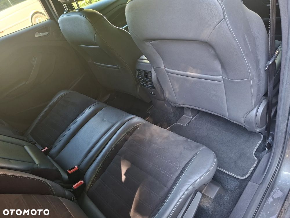 Ford Kuga 2.0 TDCi 4x4 ST-Line - 34