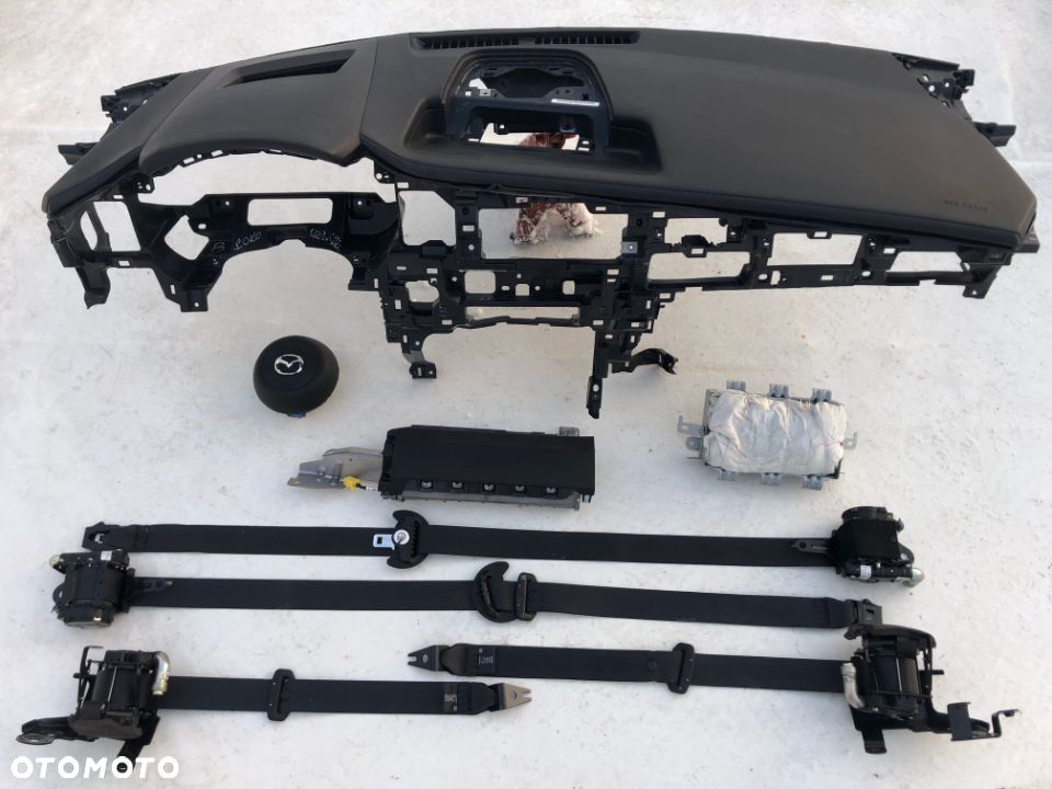 MAZDA 3 BP CX30 DESKA SKÓRA KONSOLA KOKPIT PULPIT PÓLKA PARAPET AIRBAG PODUSZKI POWIETRZNE KIEROWCY PASAŻERA PODUSZKA POWIETRZNA KOLANOWA PASY PAS AIR BAG KOLAN FOTELA W FOTEL naprawa regeneracja - 1