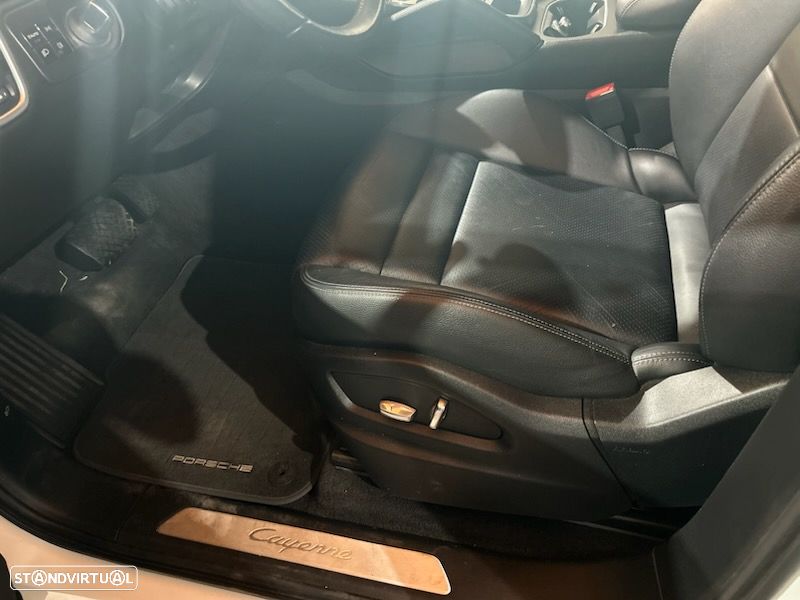 Porsche Cayenne - 16