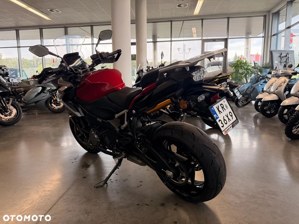 Suzuki GSX - 5