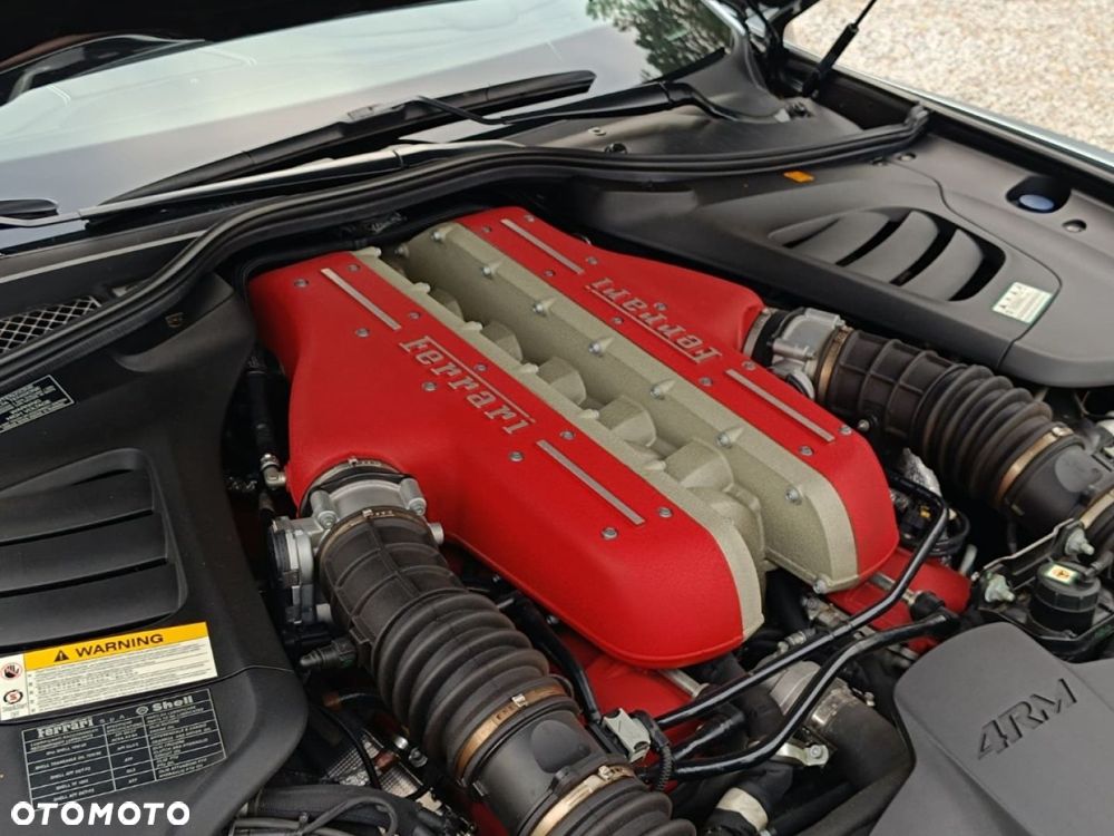 Ferrari GTC4Lusso - 17
