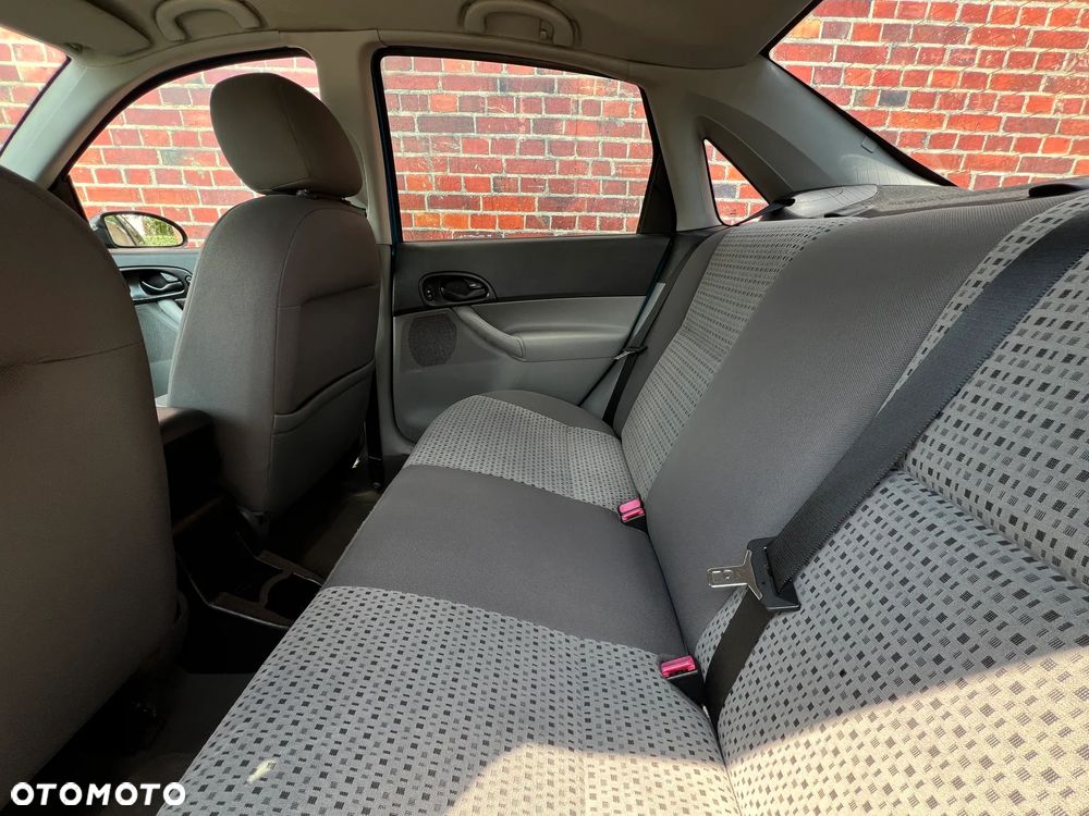 Ford Focus - 16