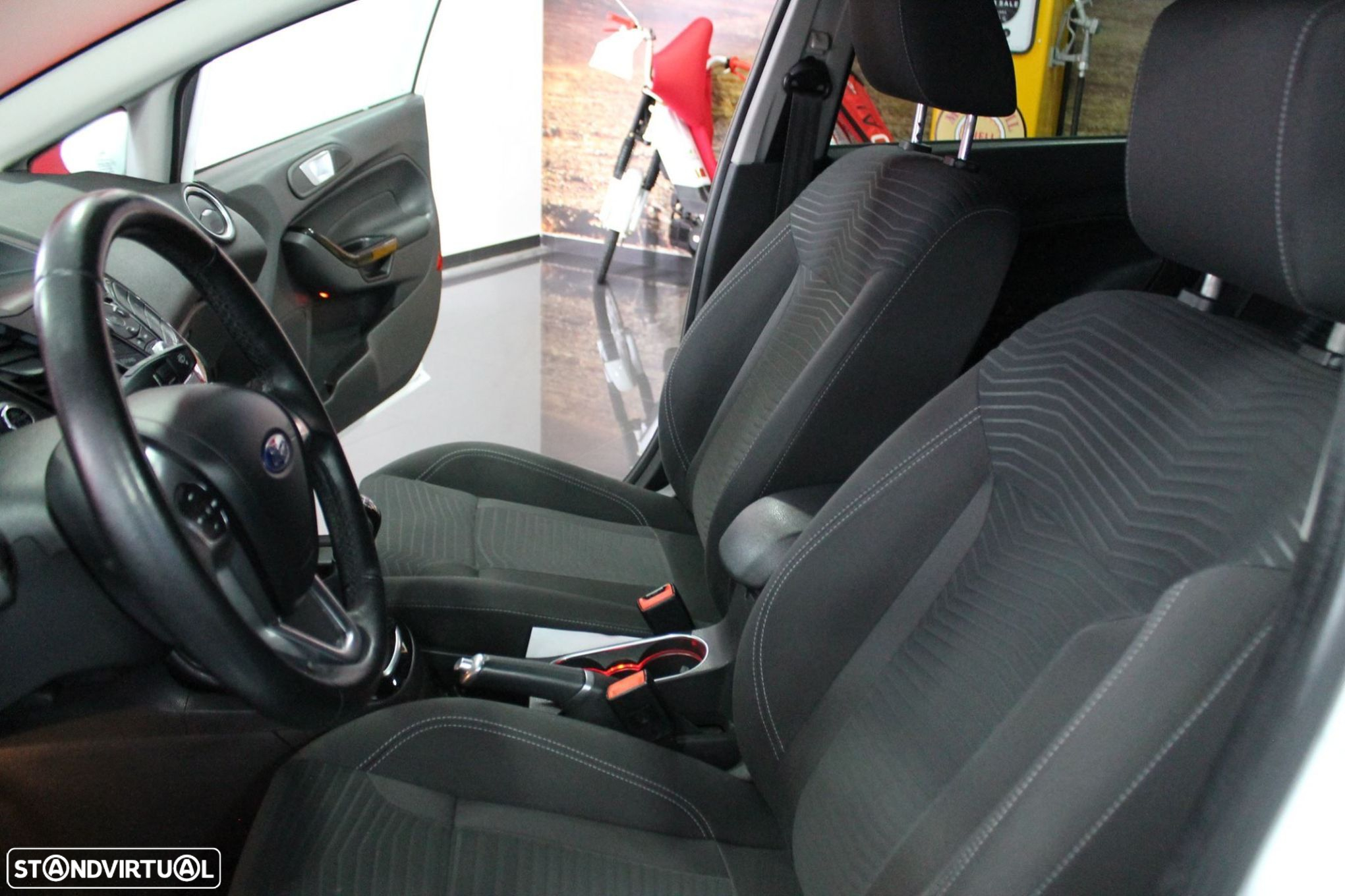 Ford Fiesta 1.5 TDCi Titanium - 9