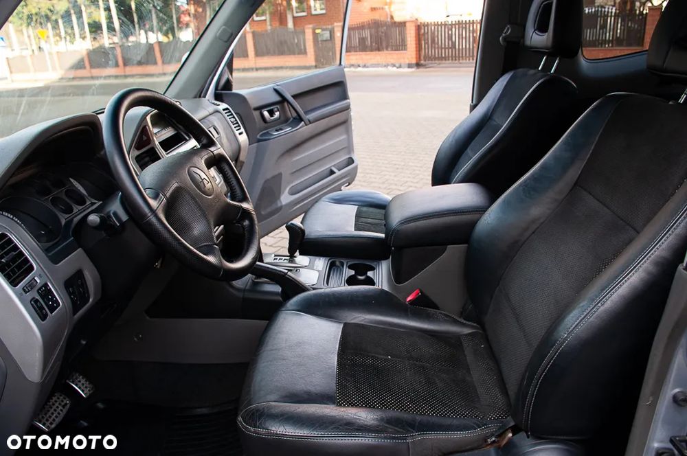 Mitsubishi Pajero 3.2 DI-D Automatik Dakar - 18