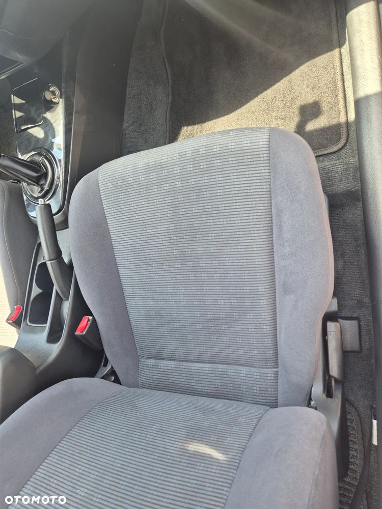Mitsubishi Lancer 1.6 Intense - 14