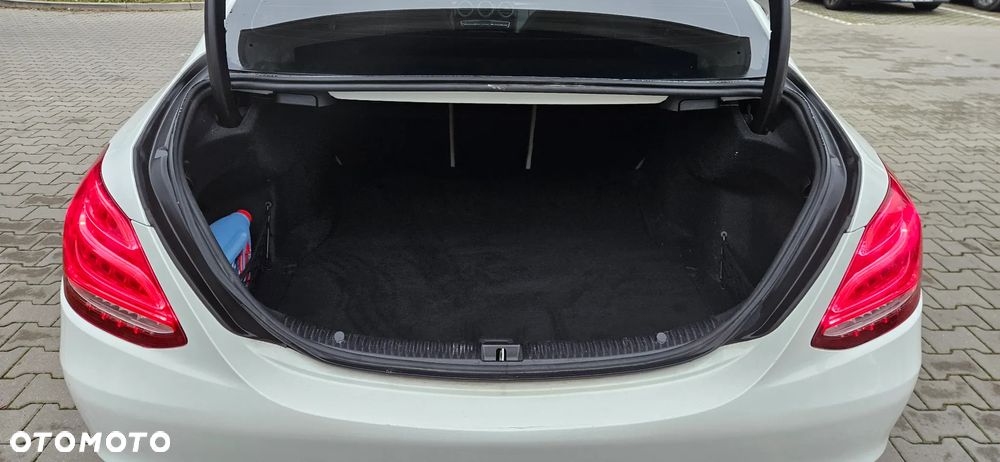 Mercedes-Benz Klasa C 300 9G-TRONIC Avantgarde - 39